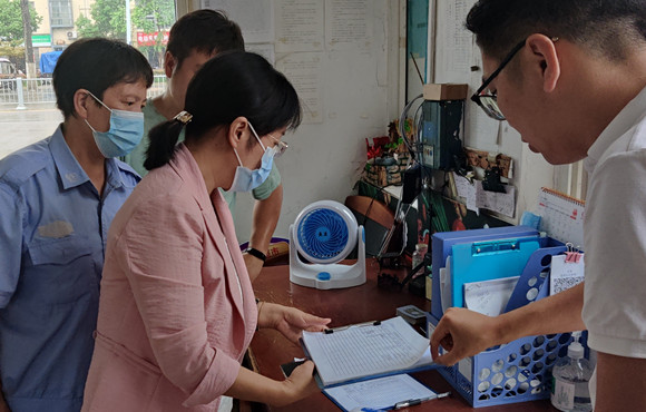 公司組織開展疫情防控安全檢查，全力筑牢戰(zhàn)“疫”防線